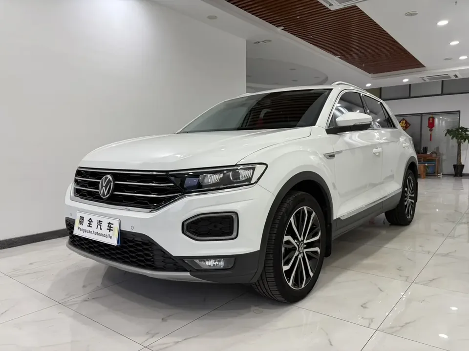 Volkswagen T-Roc T-Roc 2022 Tange 280TSI DSG two-wheel drive comfort PLUS 2023 — фото 1, купить с доставкой в Москву