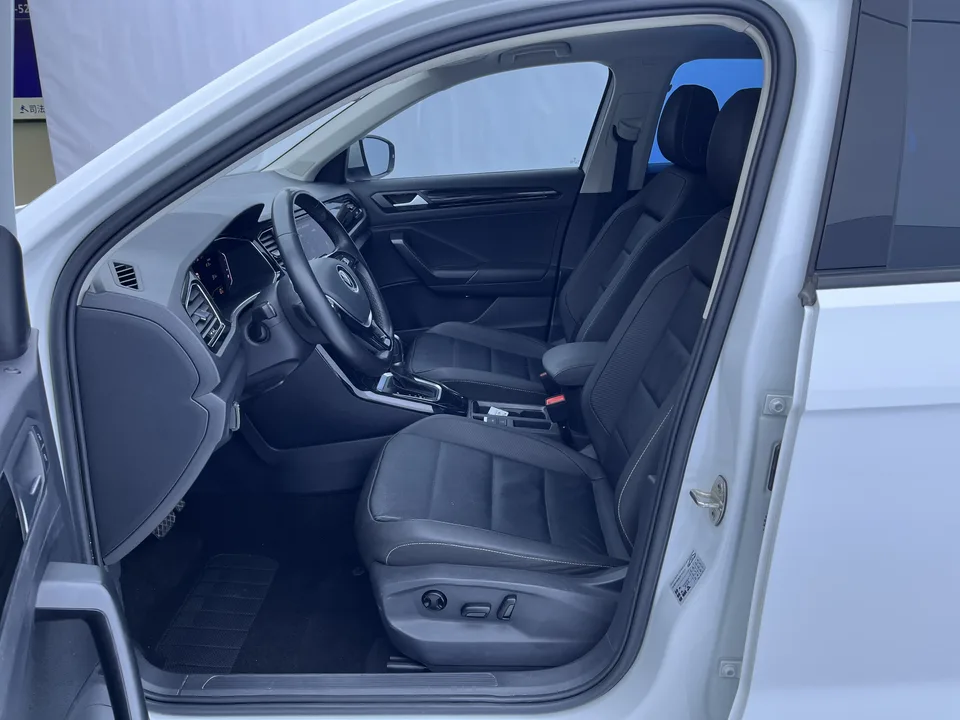 Volkswagen T-Roc Tange 280TSI DSG two-wheel drive comfort PLUS 2022 — миниатюра 4