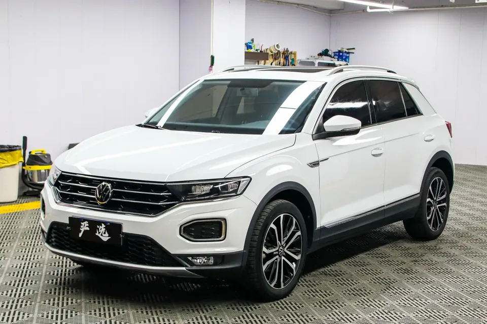 Volkswagen T-Roc T-Roc 2022 2021 Tangeu 280TSI DSG Two-Wheel Drive Elite Smart Edition 2022 — photo 1, buy with delivery to Moscow