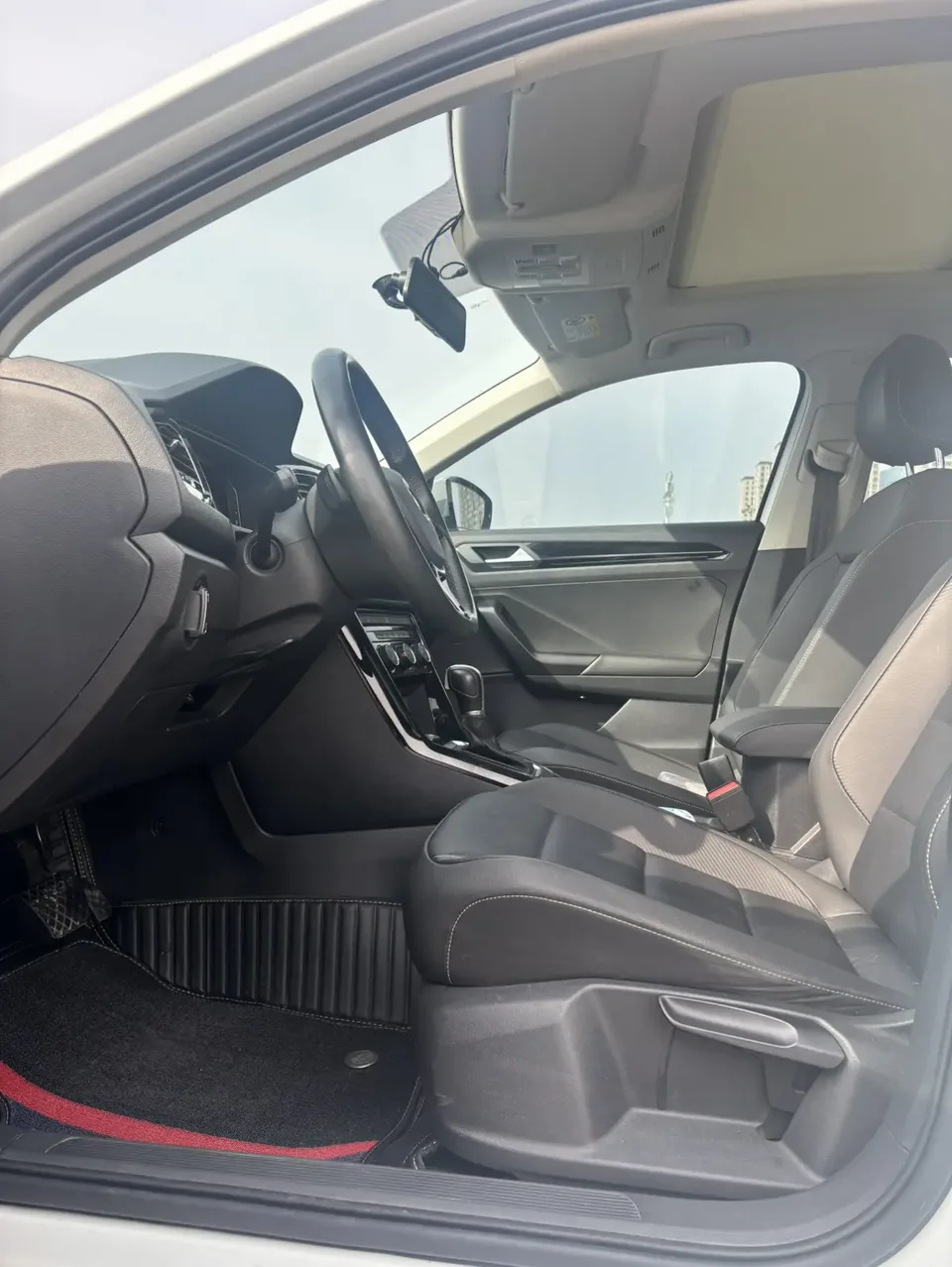 Volkswagen T-Roc T-Roc 2021 2021 Tangeu 280TSI DSG Two-Wheel Drive Elite Smart Edition 2022 — thumbnail 3