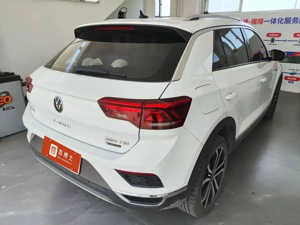 Volkswagen T-Roc Tangeu 280TSI DSG four-wheel drive luxury smart version 2022 — миниатюра 3