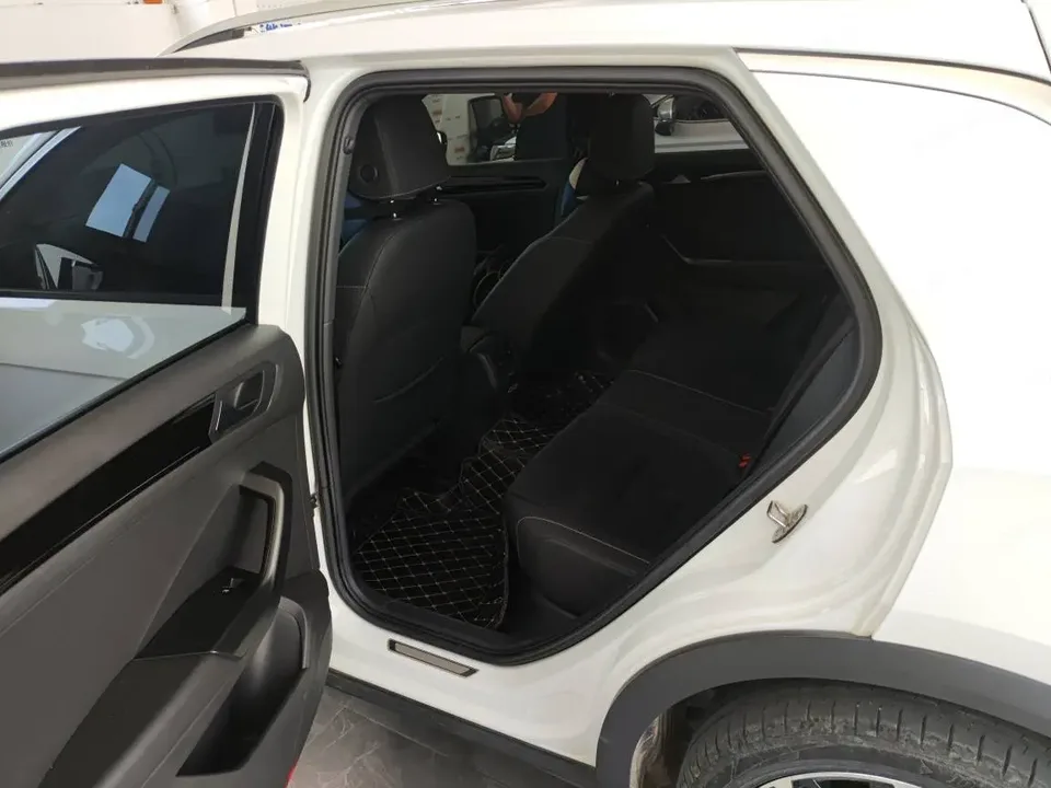 Volkswagen T-Roc Tangeu 280TSI DSG four-wheel drive luxury smart version 2022 — миниатюра 4