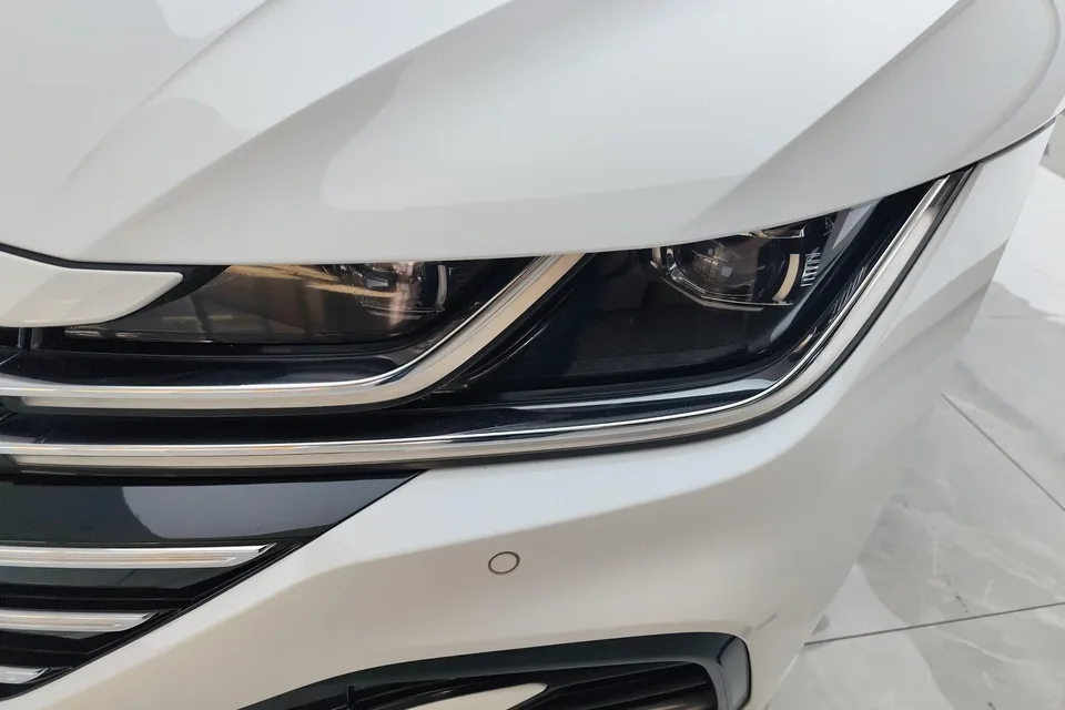 Volkswagen Arteon Volkswagen CC 2023 380TSI Eye-catching Edition 2023 — thumbnail 2