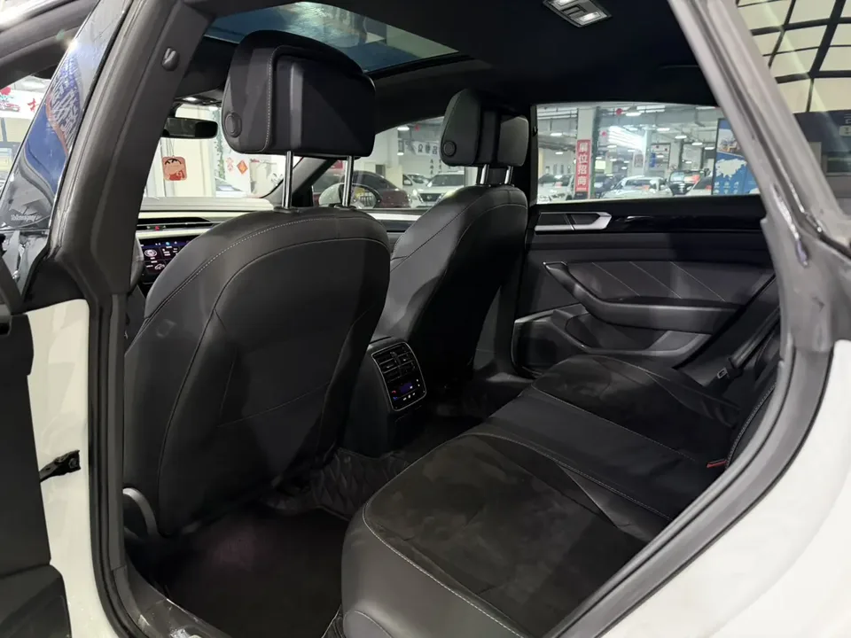 Volkswagen Arteon Volkswagen CC 2023 330TSI Dazzling Edition 2023 — миниатюра 3
