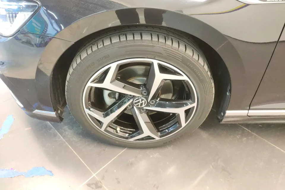 Volkswagen Magotan Magotan 2023 2 million commemorative edition 330TSI DSG luxury model 2023 — миниатюра 3