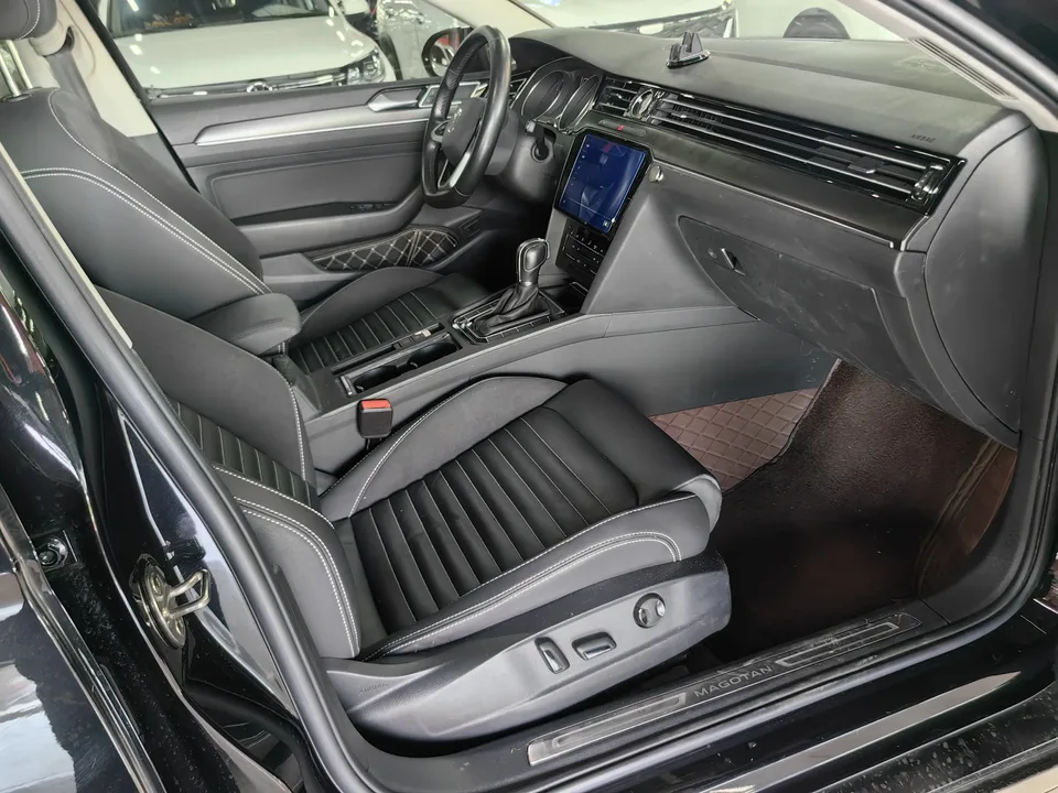 Volkswagen Magotan Magotan 2020 330TSI DSG Luxury Edition 2022 — миниатюра 3
