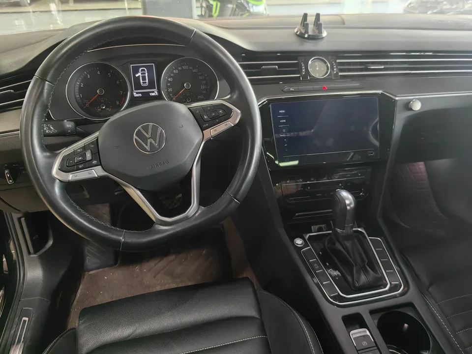 Volkswagen Magotan Magotan 2020 330TSI DSG Luxury Edition 2022 — миниатюра 4