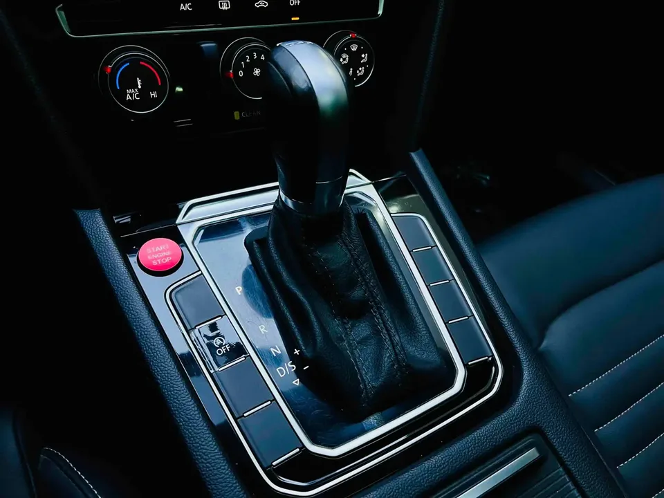 Volkswagen Magotan Magotan 2023 2 million commemorative edition 280TSI DSG comfort model 2024 — миниатюра 3