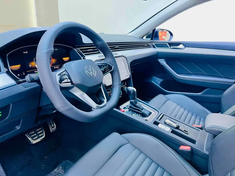 Volkswagen Magotan Magotan 2023 2 million commemorative edition 280TSI DSG comfort model 2024 — миниатюра 4