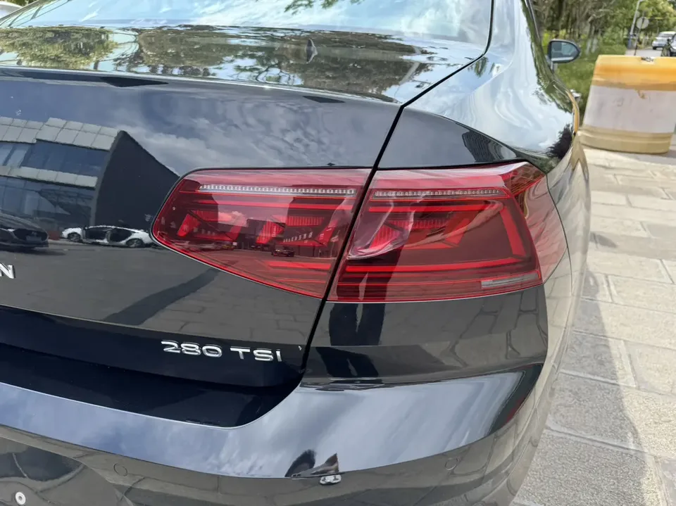 Volkswagen Magotan Magotan 2023 2 million commemorative edition 280TSI DSG comfort model 2026 — миниатюра 3