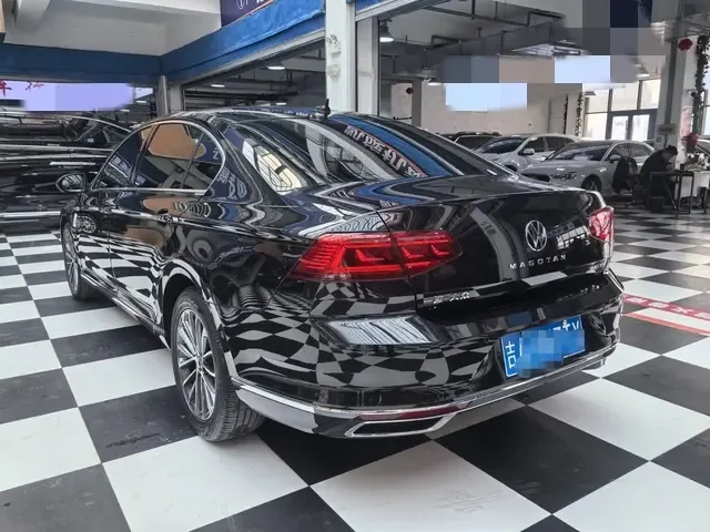 Volkswagen Magotan Magotan 2020 380TSI DSG Luxury Edition 2022 — миниатюра 4