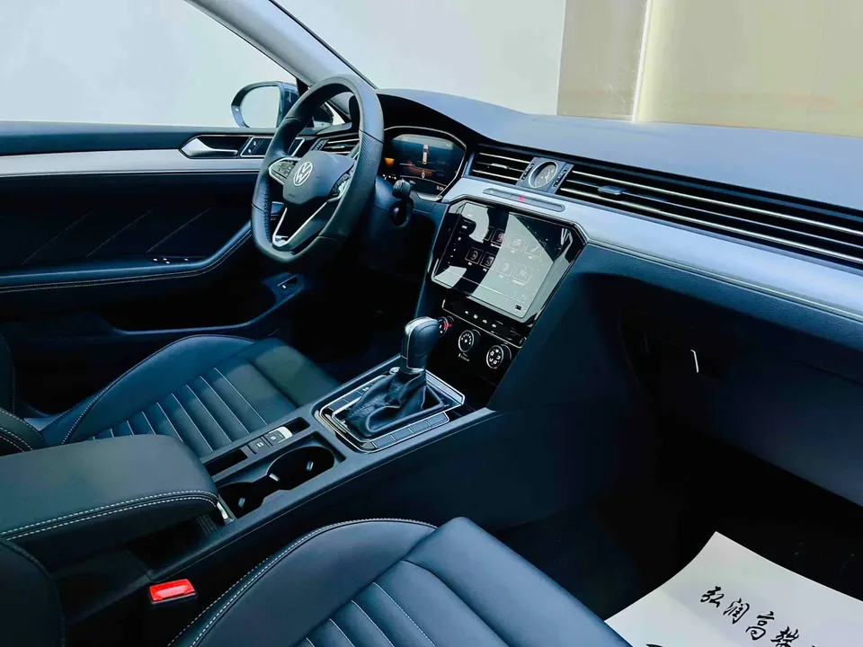 Volkswagen Magotan Magotan 2023 2 million commemorative edition 280TSI DSG comfort model 2025 — миниатюра 4