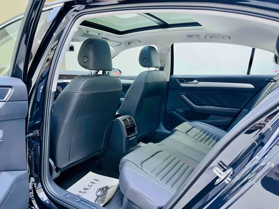 Volkswagen Magotan Magotan 2023 2 million commemorative edition 280TSI DSG comfort model 2025 — миниатюра 5