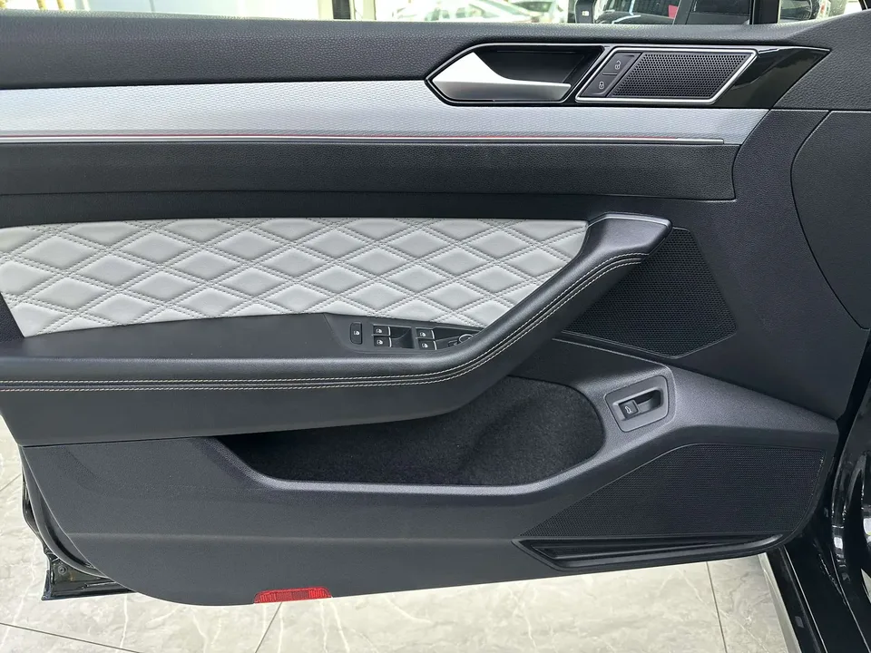 Volkswagen Magotan 2 million units public enjoyment model 330TSI DSG luxury model 2024 — миниатюра 3