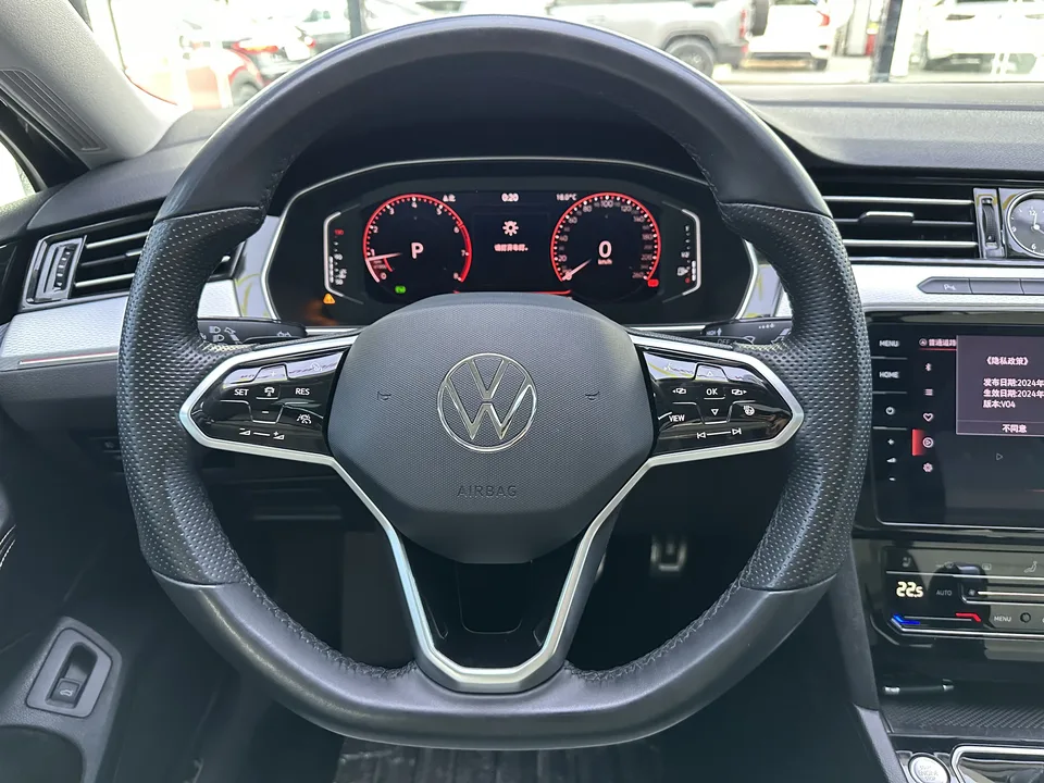 Volkswagen Magotan 2 million units public enjoyment model 330TSI DSG luxury model 2024 — миниатюра 4