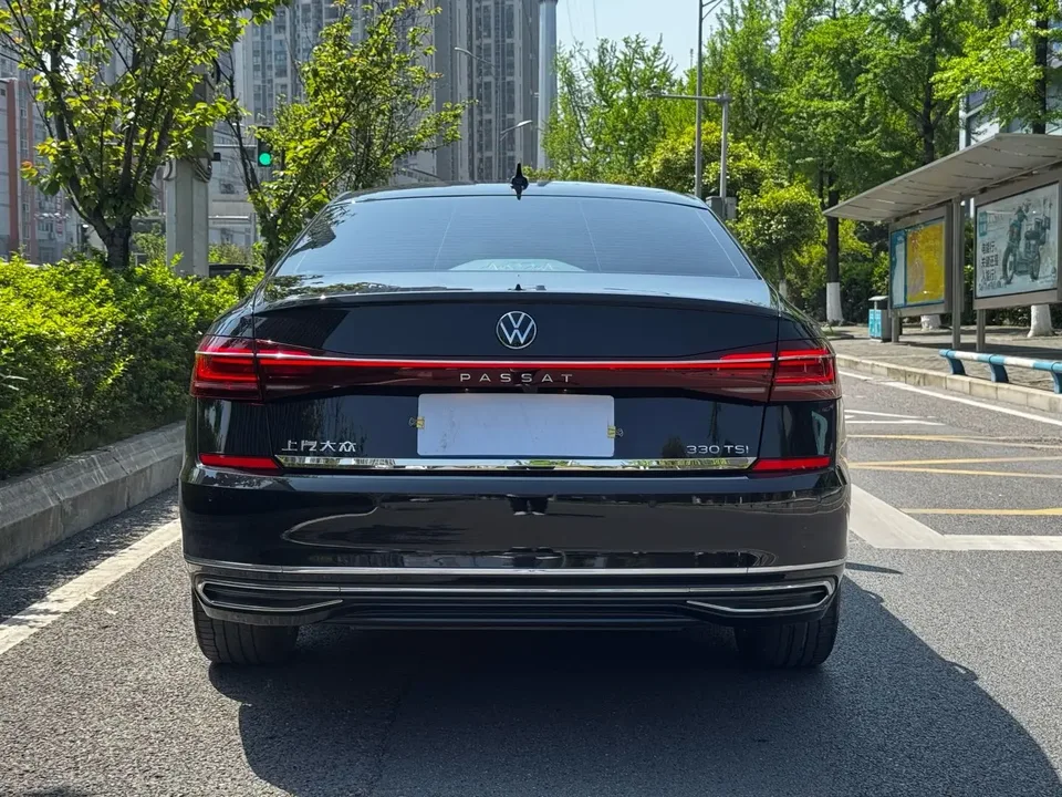 Volkswagen Passat Passat 2023 330TSI Elite Edition 2024 — миниатюра 2
