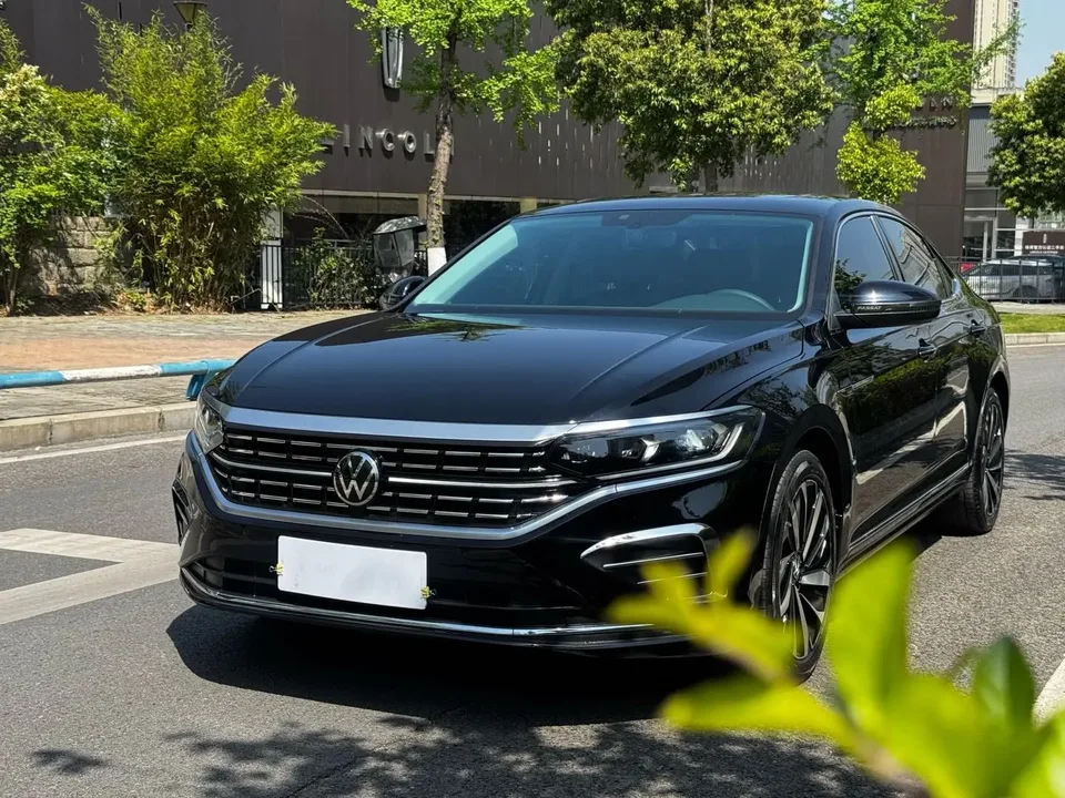 Volkswagen Passat 2024