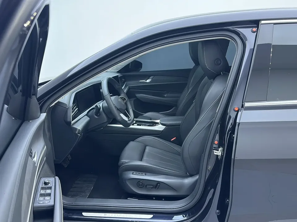 Volkswagen Passat Passat 2025 Pro 380TSI Dragon Edition 2025 — thumbnail 4