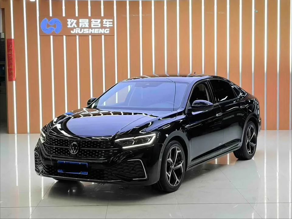 Volkswagen Passat 2024