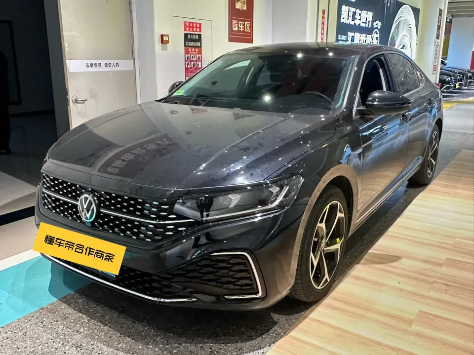 Volkswagen Passat 2024