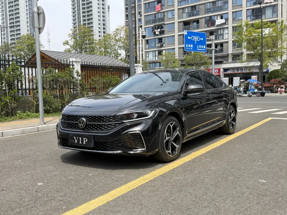 Volkswagen Passat 2024
