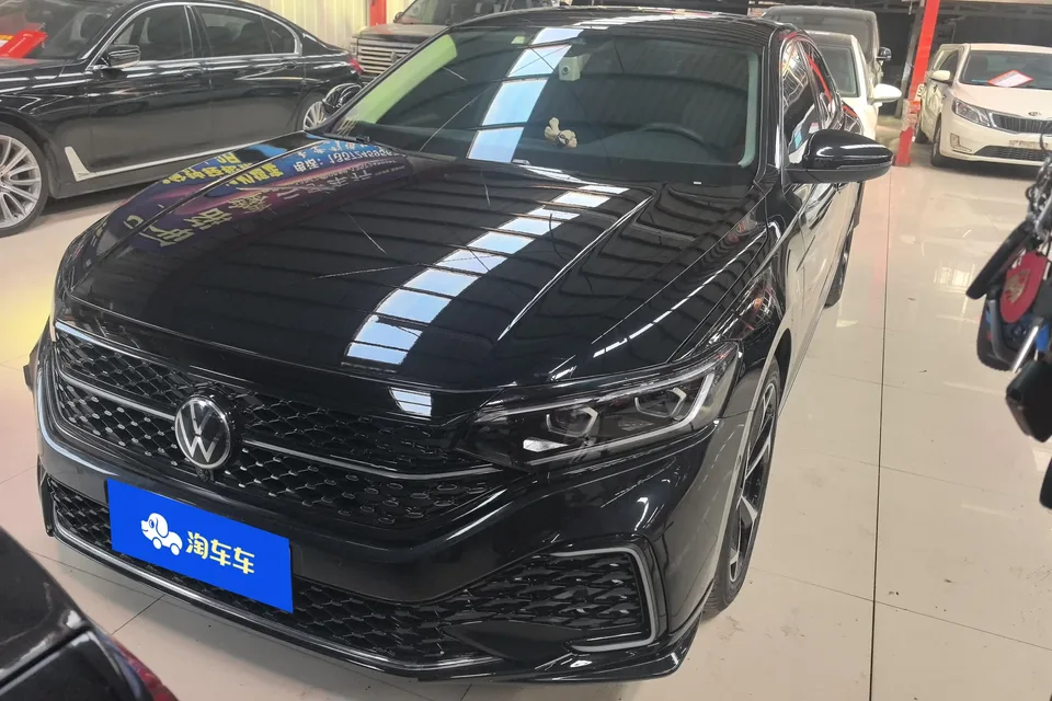Volkswagen Passat 2024