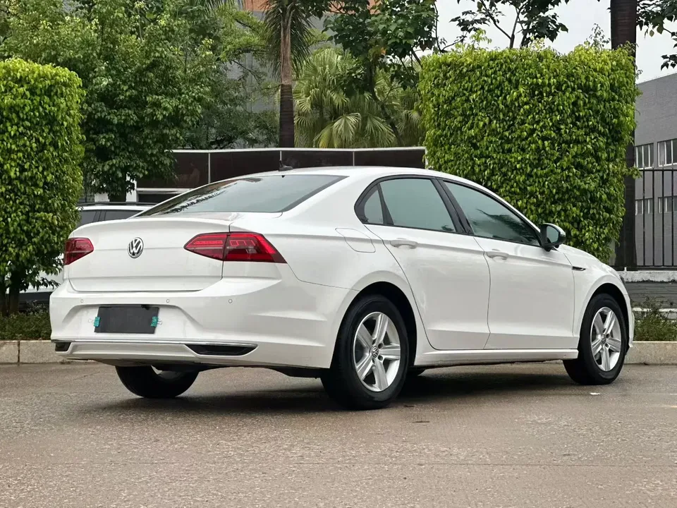 Volkswagen Lamando Lingdu 2021 230TSI DSG Fashion Edition 2022 — миниатюра 2