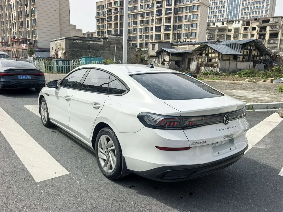 Volkswagen Lamando Lingdu L 280TSI DSG Hot Edition 2022 — миниатюра 2