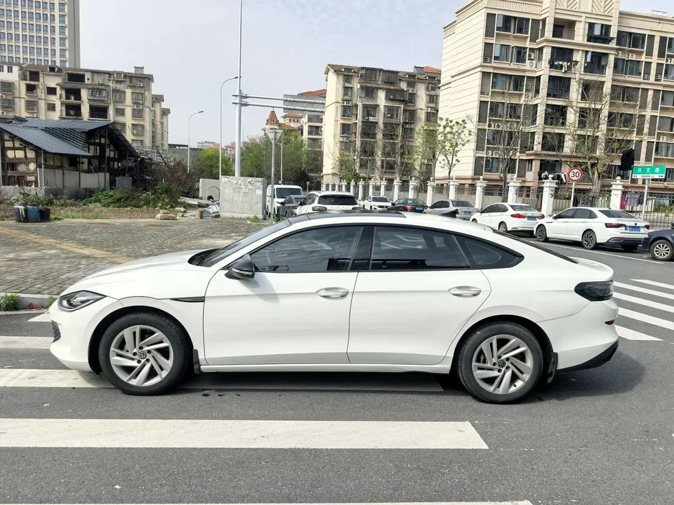 Volkswagen Lamando Lingdu L 280TSI DSG Hot Edition 2022 — миниатюра 4