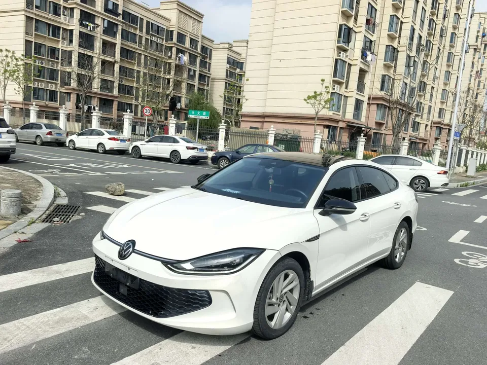 Volkswagen Lamando Lingdu L 280TSI DSG Hot Edition 2022 — фото 1, купить с доставкой в Москву