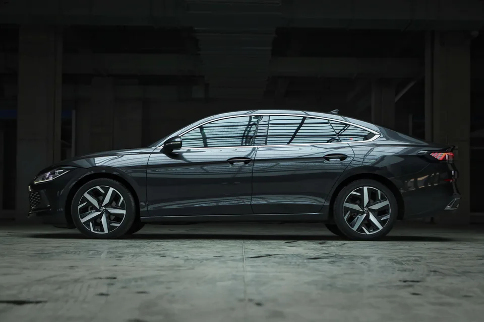 Volkswagen Lamando Lingdu 2022 Lingdu Lingdu L 280TSI DSG Cool Edition 2022 — photo 1, buy with delivery to Moscow