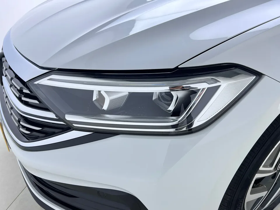 Volkswagen Sagitar 2023 Sagitar 300TSI DSG Beyond Edition 2024 — миниатюра 3