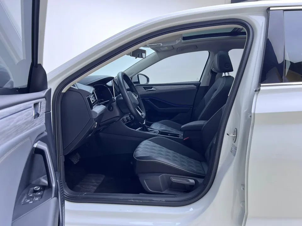 Volkswagen Sagitar 2023 Sagitar 300TSI DSG Beyond Edition 2024 — миниатюра 4