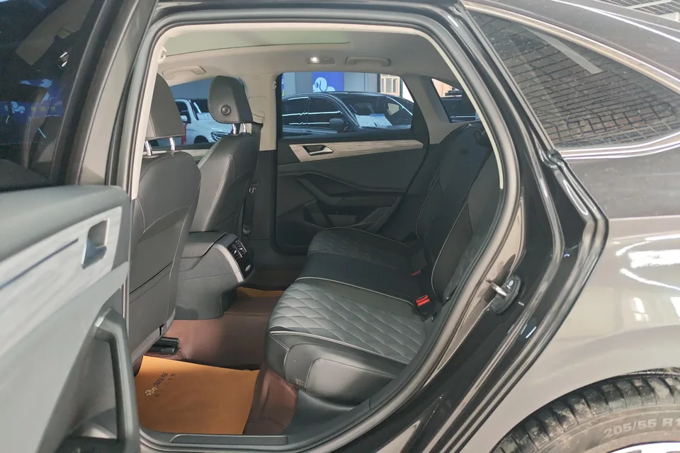 Volkswagen Sagitar 2025 Sagitar 300TSI DSG Beyond Edition 2025 — миниатюра 4