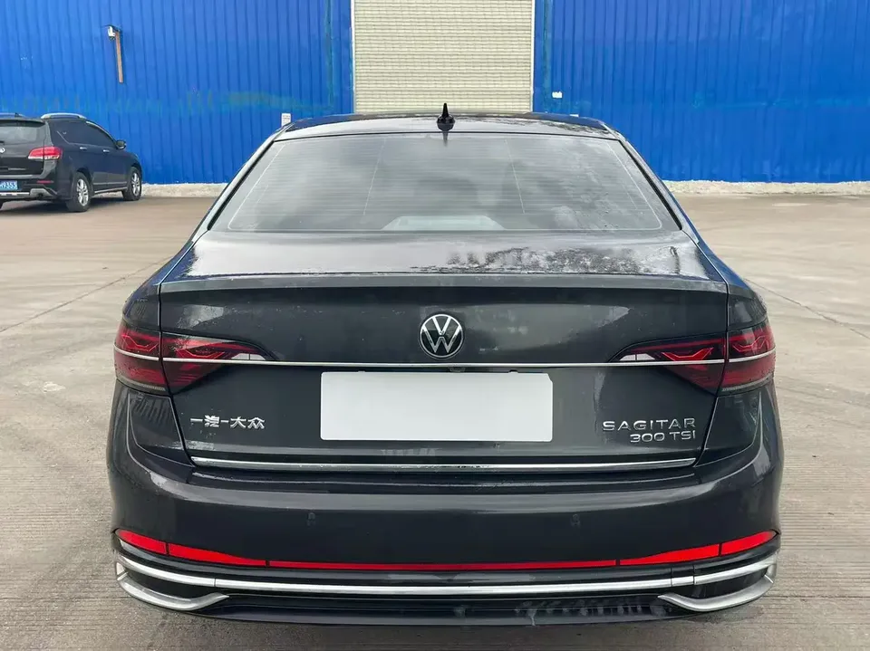 Volkswagen Sagitar 2023 Sagitar 300TSI DSG Excellence Edition 2023 — миниатюра 2