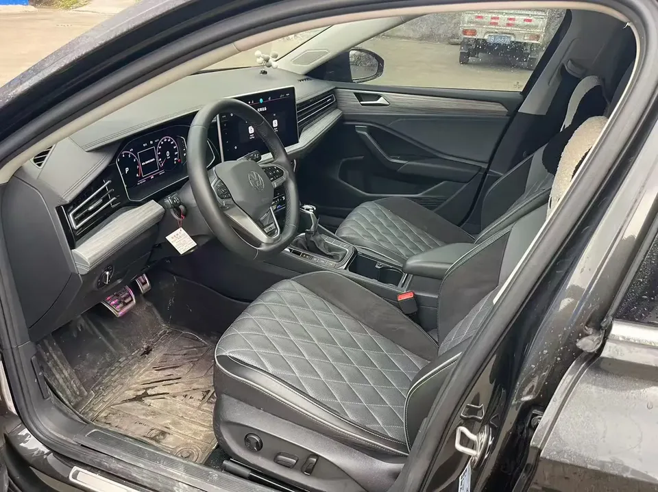 Volkswagen Sagitar 2023 Sagitar 300TSI DSG Excellence Edition 2023 — миниатюра 3