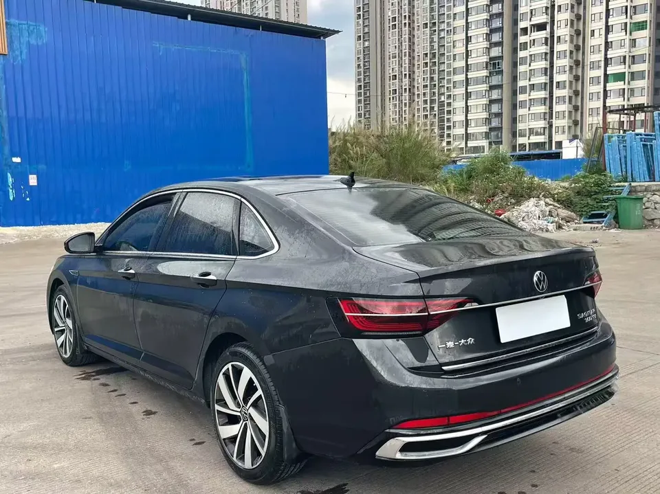 Volkswagen Sagitar 2023 Sagitar 300TSI DSG Excellence Edition 2023 — миниатюра 4