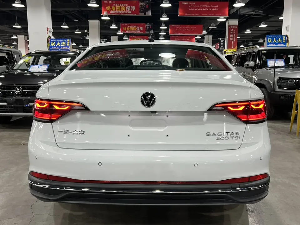 Volkswagen Sagitar 2025 Sagitar 300TSI DSG Flying Edition 2025 — миниатюра 2