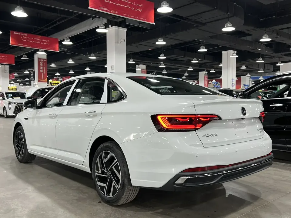 Volkswagen Sagitar 2025 Sagitar 300TSI DSG Flying Edition 2025 — миниатюра 4
