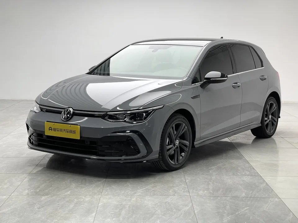 Volkswagen Golf golf 2023 280TSI DSG R-Line Lite 2024 — фото 1, купить с доставкой в Москву