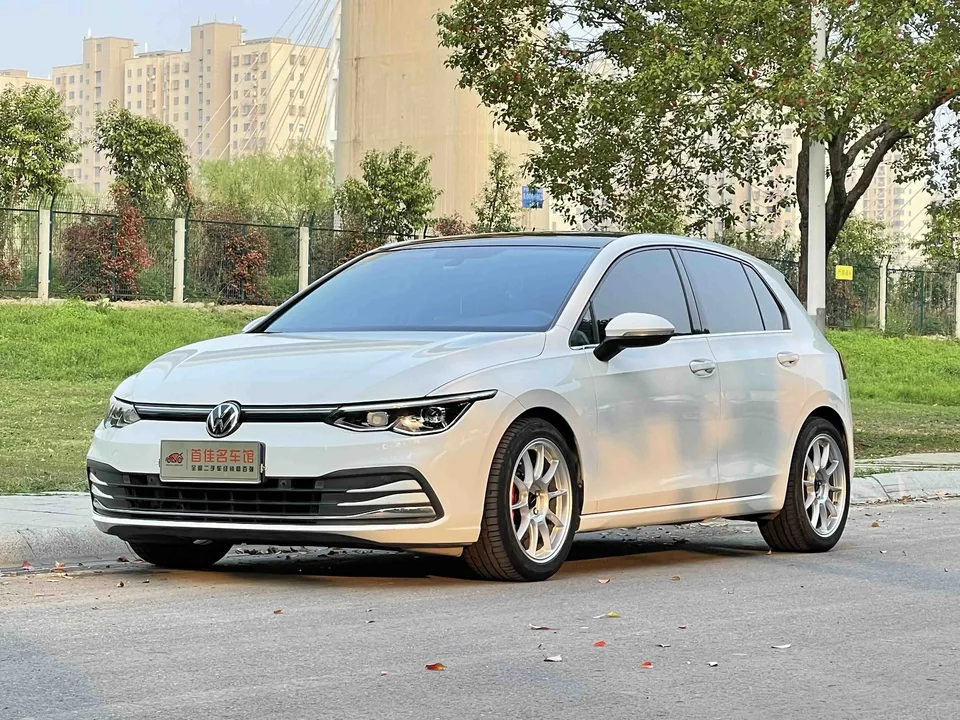 Volkswagen Golf golf 2021 280TSI DSG Pro 2022 — photo 1, buy with delivery to Moscow