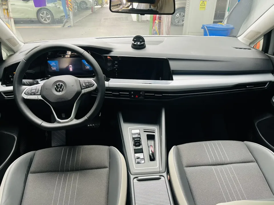 Volkswagen Golf golf 2023 280TSI DSG Pro facelift 2024 — thumbnail 2