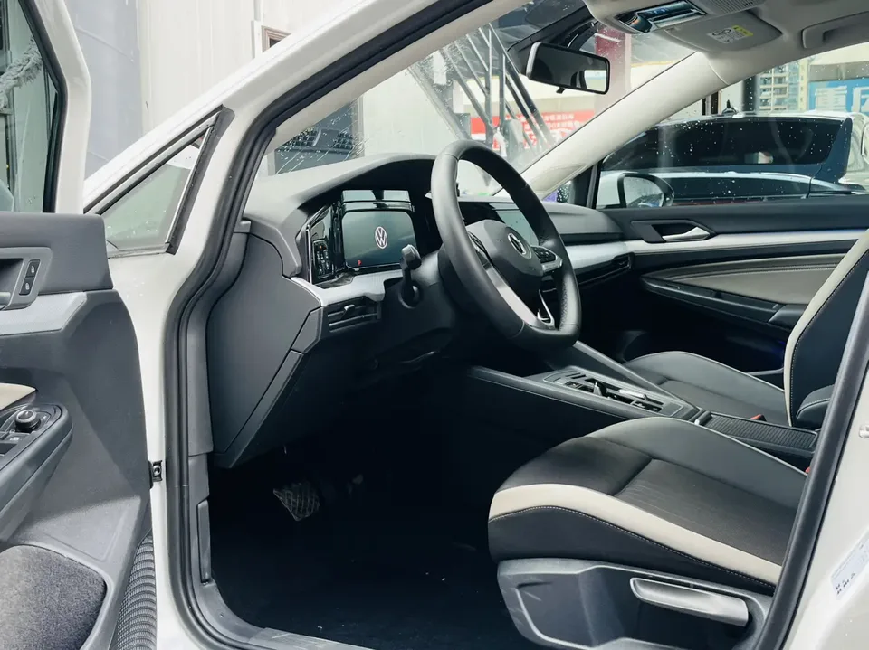 Volkswagen Golf golf 2023 280TSI DSG Pro facelift 2024 — thumbnail 5