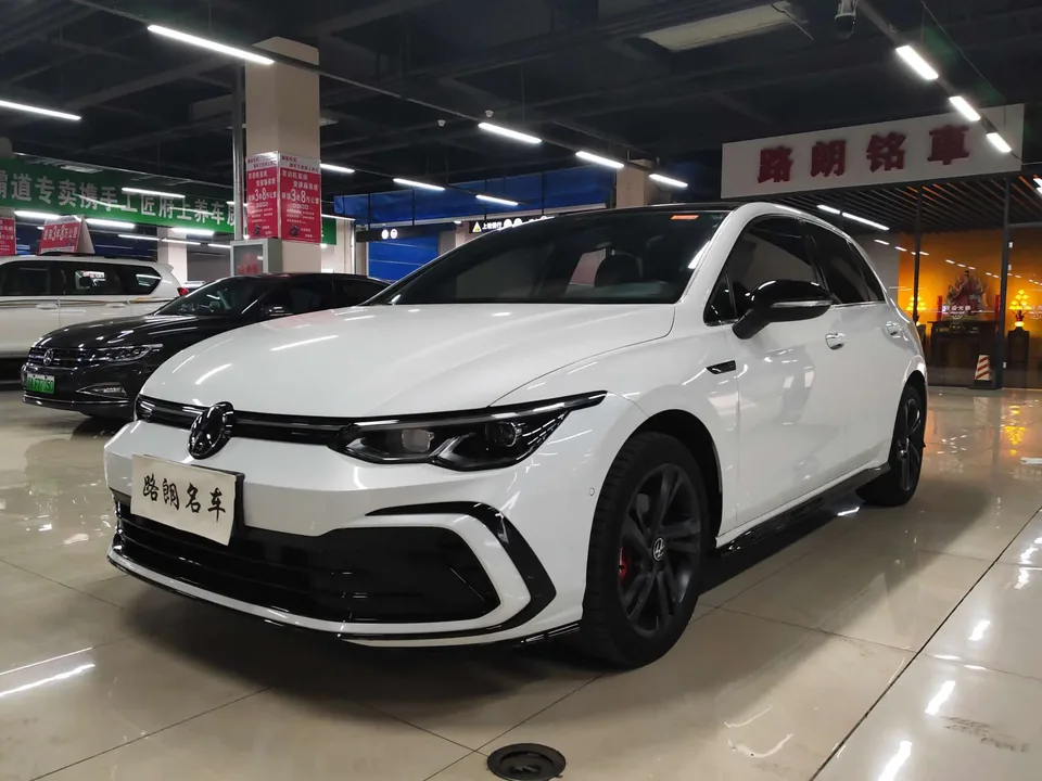 Volkswagen Golf Golf 2021 280TSI DSG R-Line 2022 — фото 1, купить с доставкой в Москву