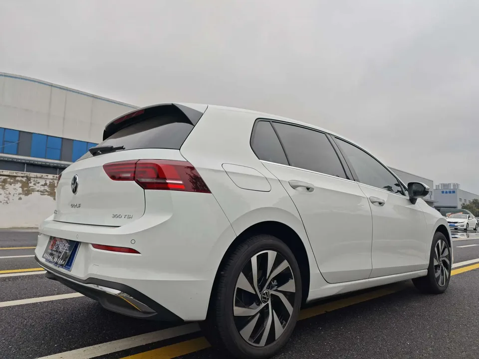 Volkswagen Golf 2026 Golf 300TSI Pro 2026 — миниатюра 2