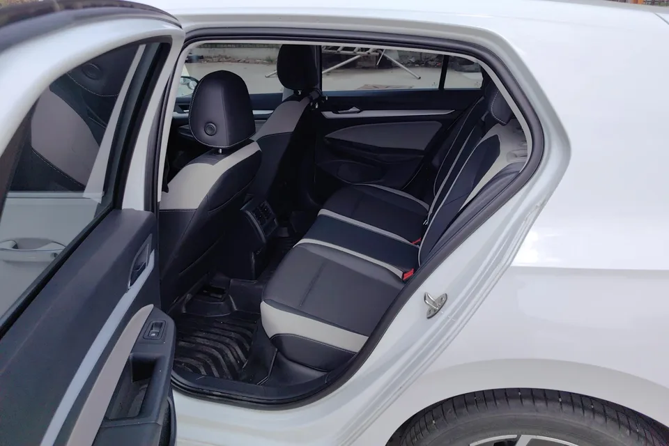 Volkswagen Golf golf 2023 280TSI DSG Pro facelift 2023 — thumbnail 4