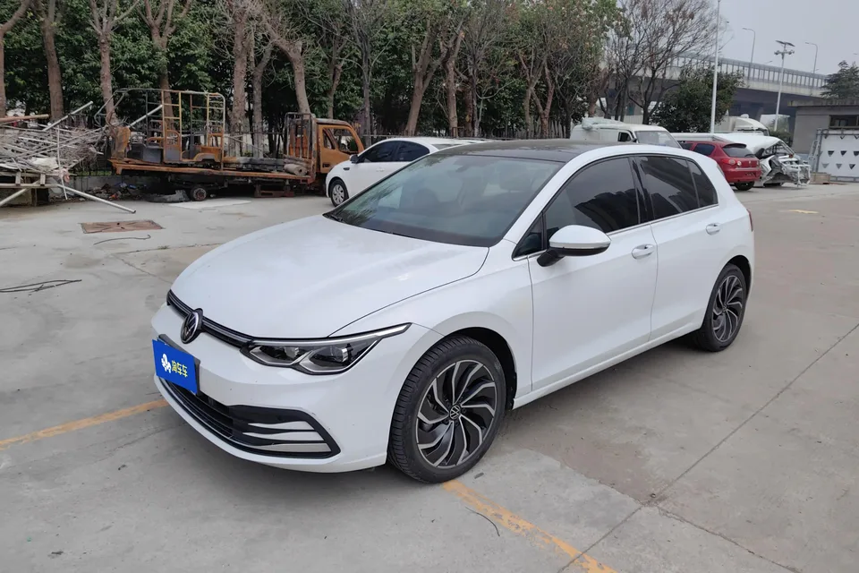 Volkswagen Golf golf 2023 280TSI DSG Pro facelift 2023 — photo 1, buy with delivery to Moscow