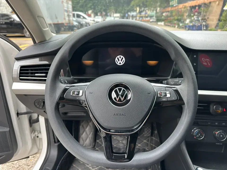 Volkswagen Lavida Lavida 2022 1.5L Automatic Comfort Edition 2022 — thumbnail 4