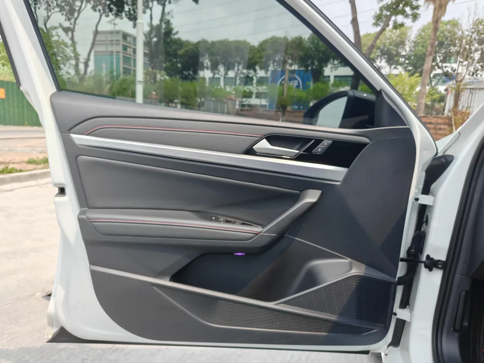 Volkswagen Lavida Lavida 2024 300TSI DSG Starry Sky Edition 2024 — thumbnail 4