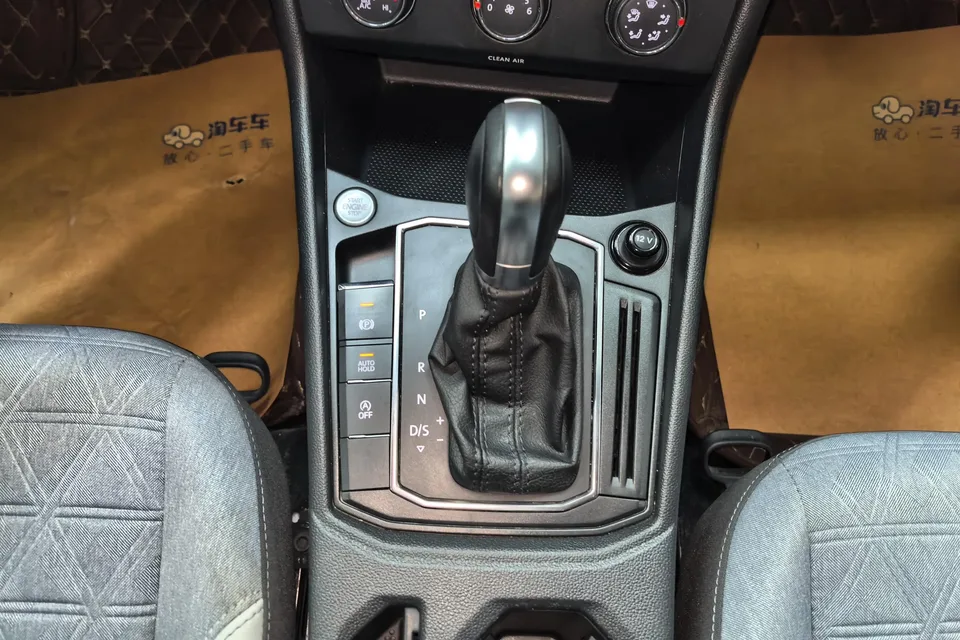 Volkswagen Lavida Lavida 2023 1.5L Automatic Fully Edition 2022 — thumbnail 3